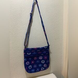 Vera Bradley Triple Zip Hipster Ellie Flowers blue NWOT